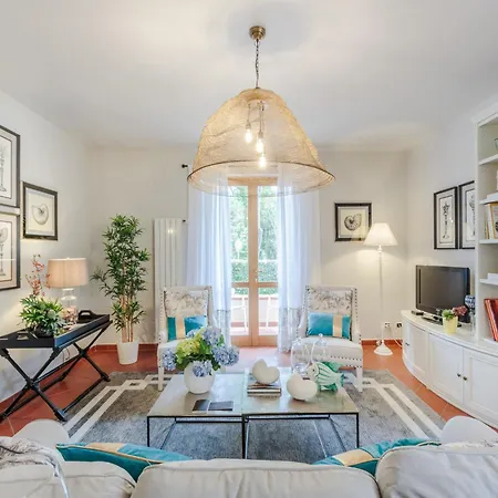 Villa By The In Marina di Pietrasanta